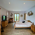 Spacieuse Avec Piscine, Et Hammam - Fr-1-589-721 3*