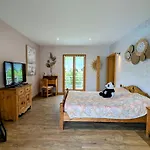 Spacieuse Avec Piscine, Et Hammam - Fr-1-589-721 3*