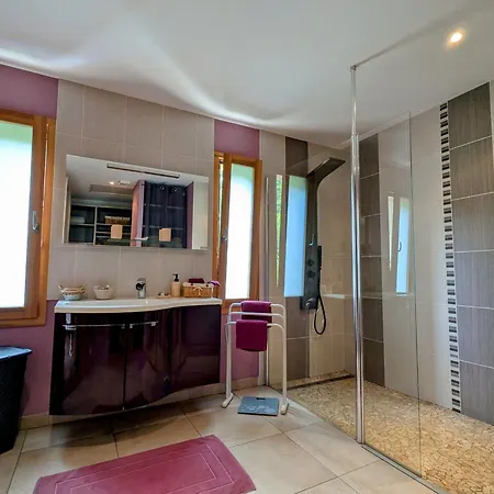 Spacieuse Avec Piscine, Et Hammam - Fr-1-589-721 Couette-café