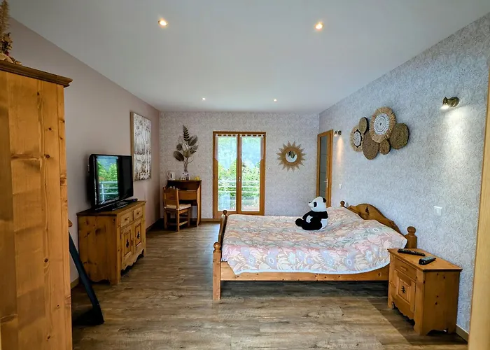 Spacieuse Avec Piscine, Et Hammam - Fr-1-589-721 *