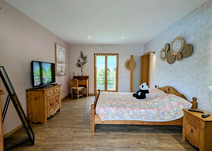 Spacieuse Avec Piscine, Et Hammam - Fr-1-589-721 *